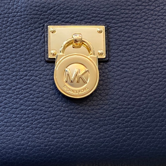 Michael Kors Hamilton Large Zip Wallet Navy - Picture 4 of 8